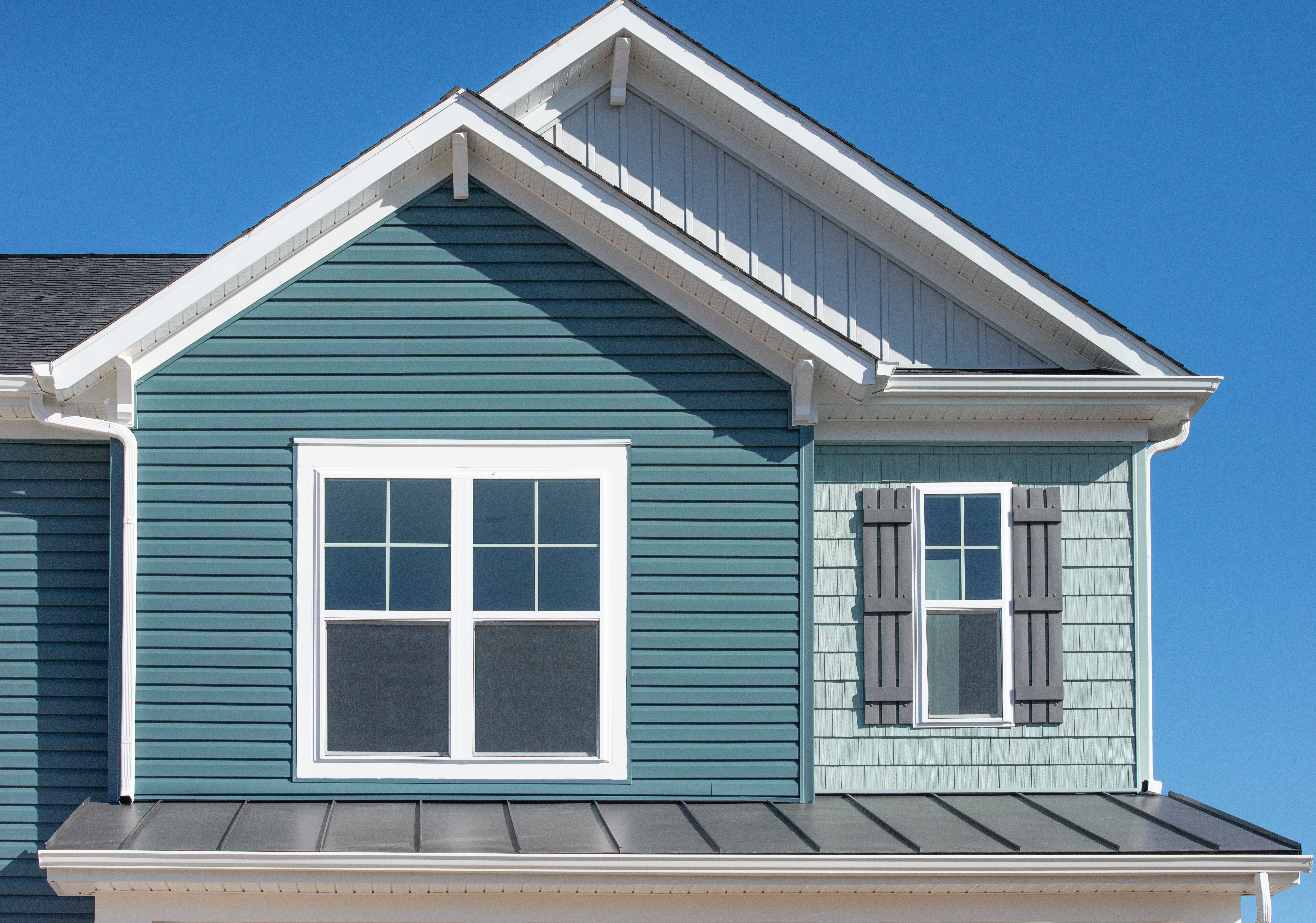 Why Modern Homeowners Are Choosing Metal Over Shingles